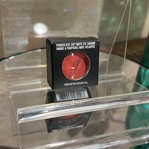 MAC Powder Kiss Soft Matte Eye Shadow in color So Haute Right Now, NEW! - Picture 8 of 10